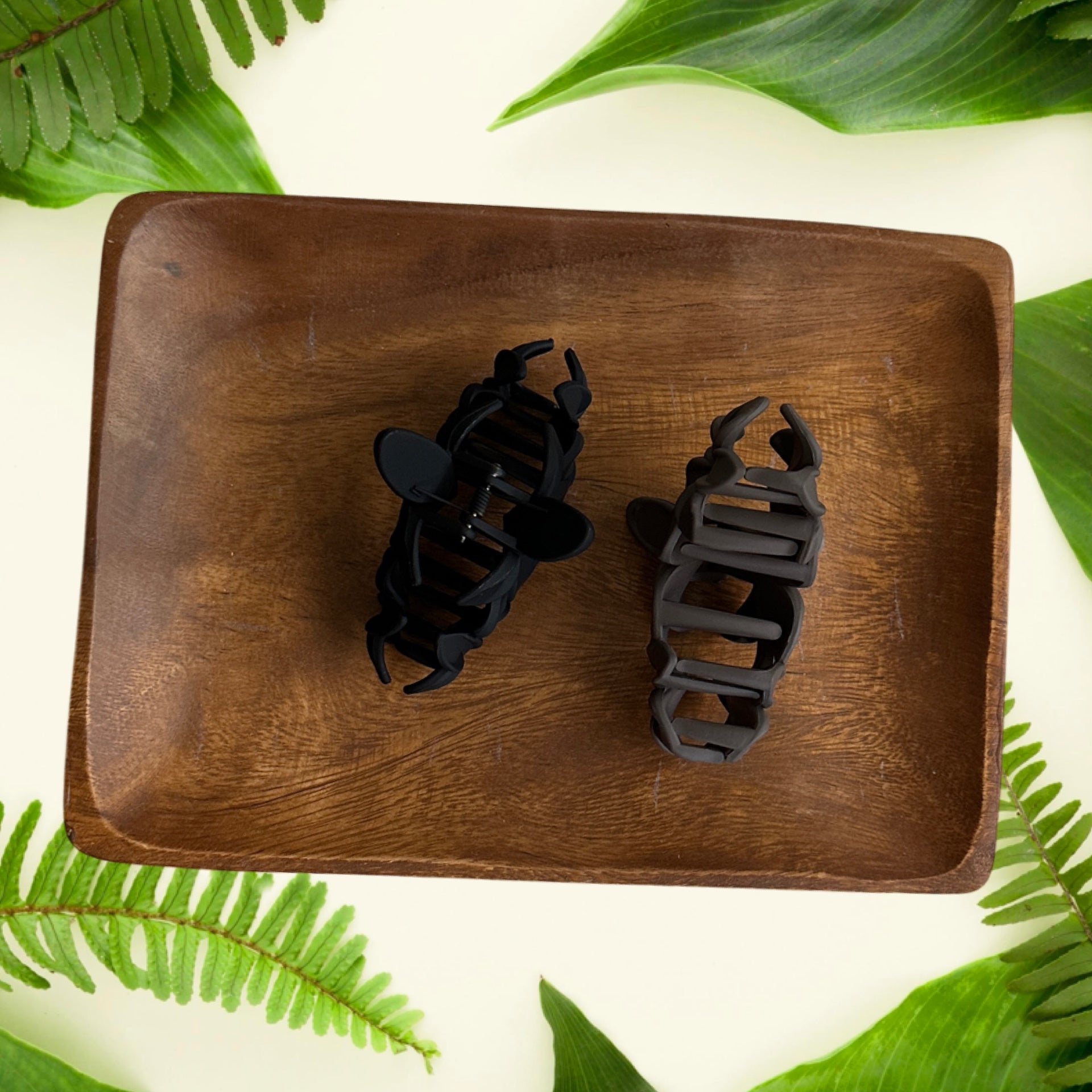 Matte Plumeria Triple Claw Clip 4 - Sweet Sweet Honey Hawaii
